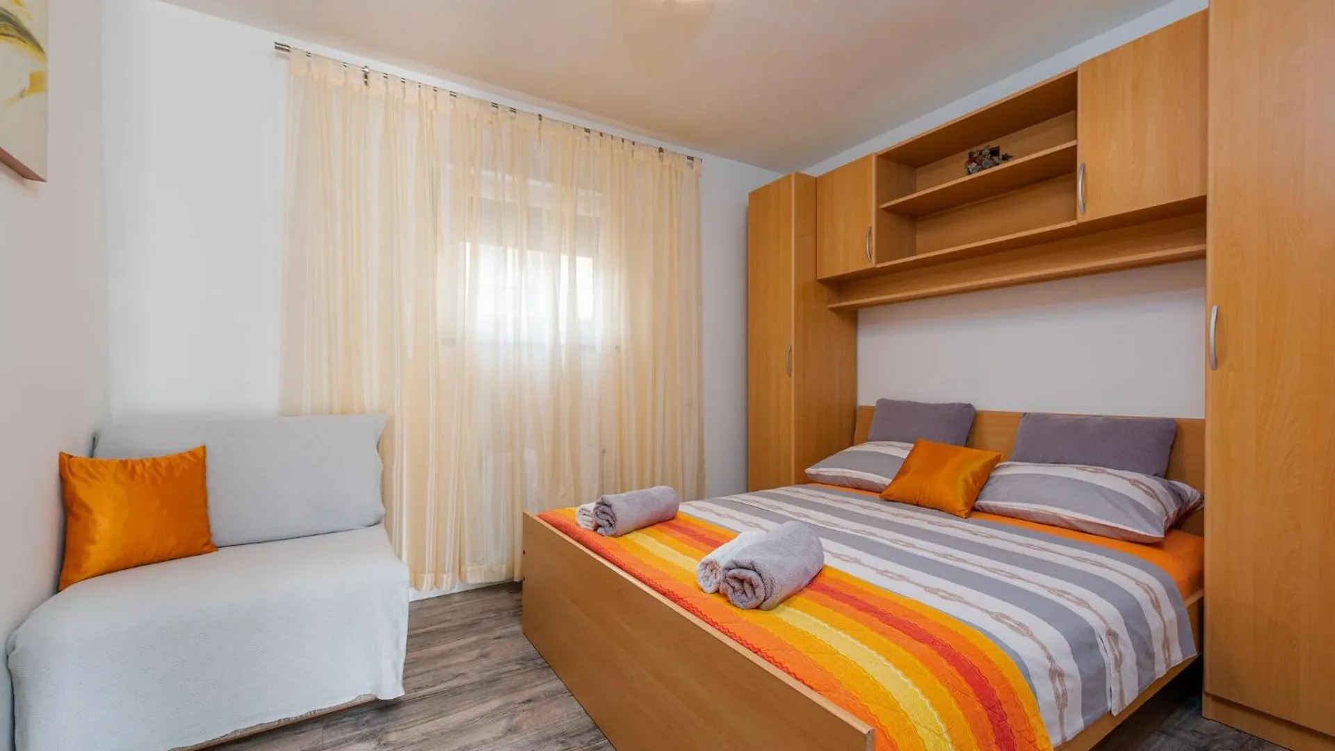 Apartments Nevenka, Vir Croatia